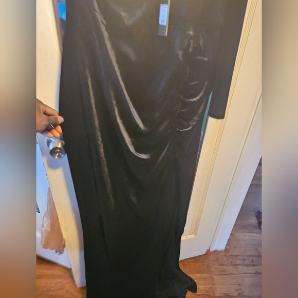 Meet me at the Party Gown - Picture 4 of 5